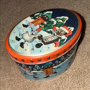 Hershey's Holiday Tin with Characters
